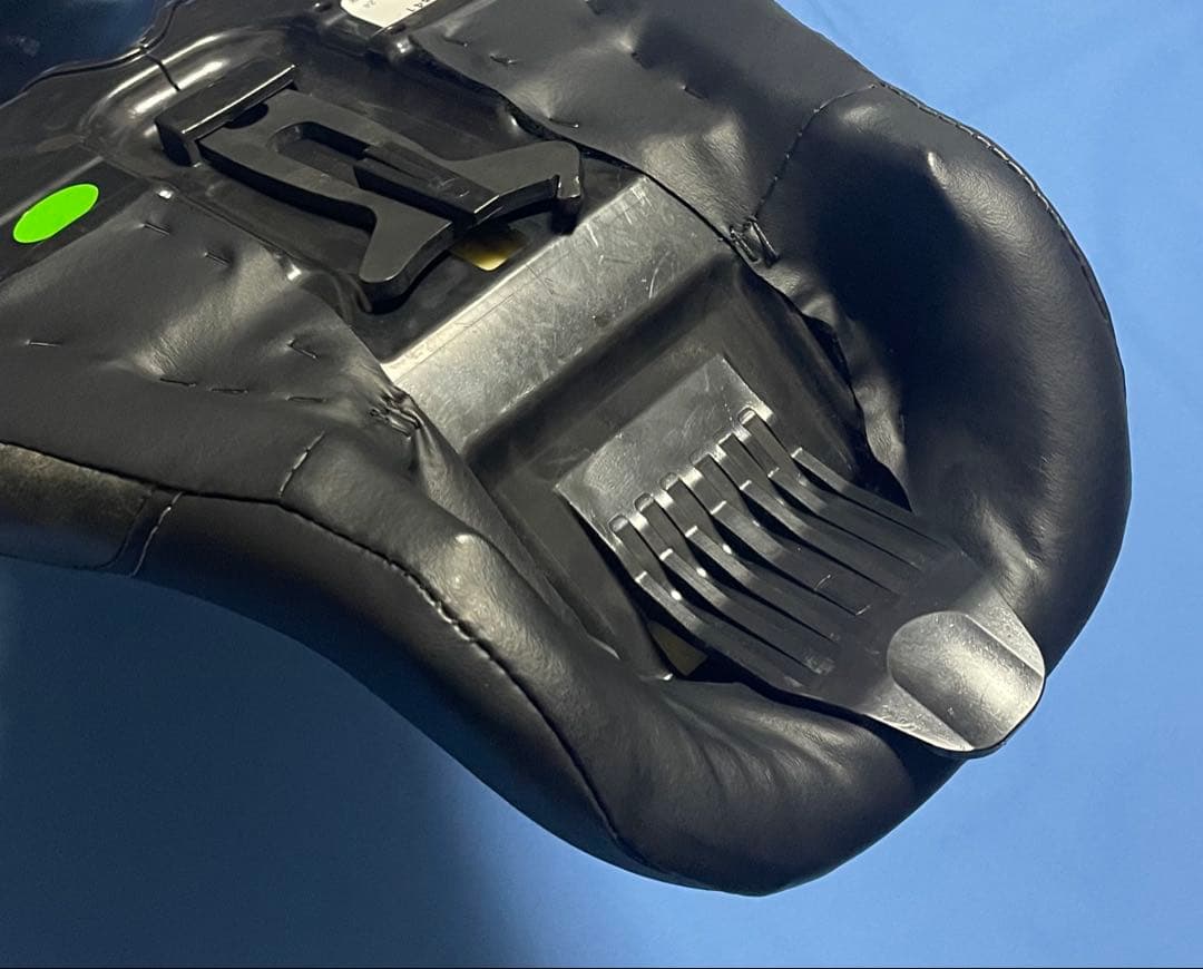 タ*坊様 ハーレー純正　バッドランダーシート　スポーツスター用