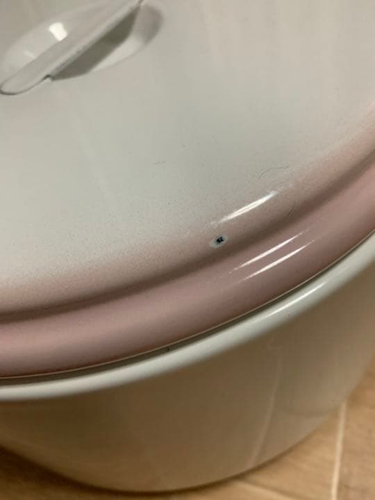 イマン　ビビアン丸缶L