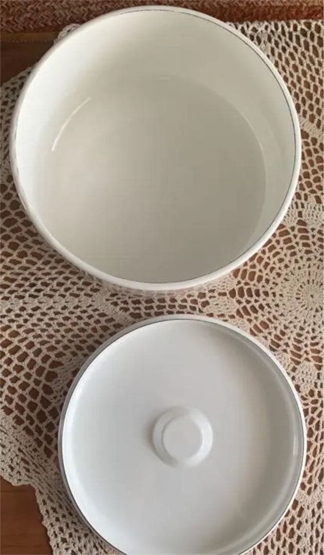 イマン　ビビアン丸缶L