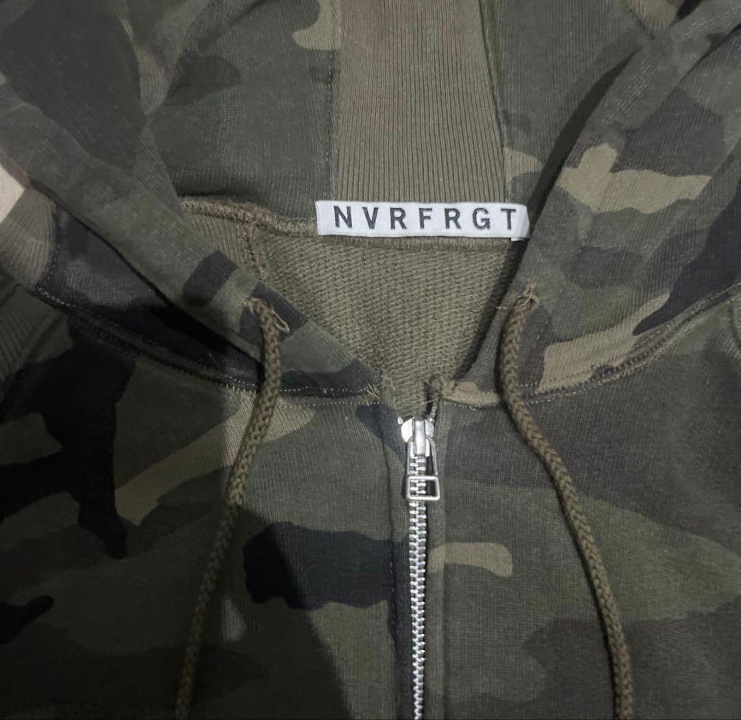 ネヴァーフォーゲット　ジップパーカー