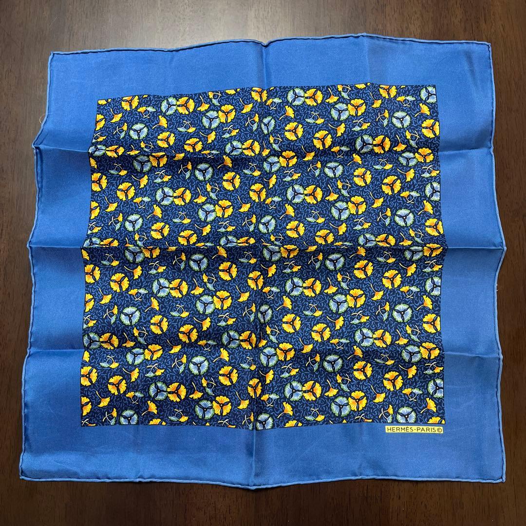美品　エルメス　ネクタイ、カレ40 紺　花柄　結婚式
