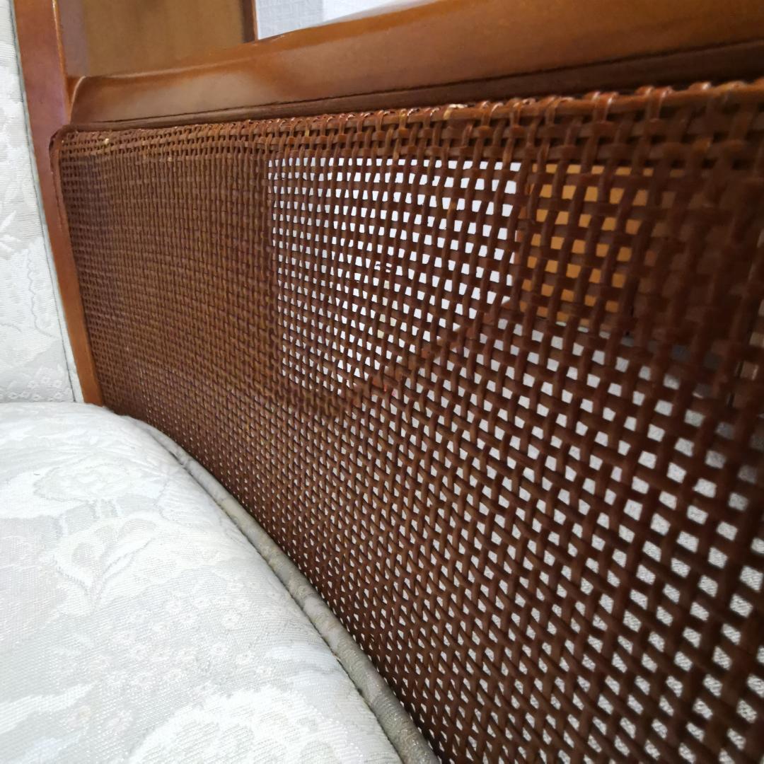 メル市セール カリモク家具　コロニアルビンテージアームチェア