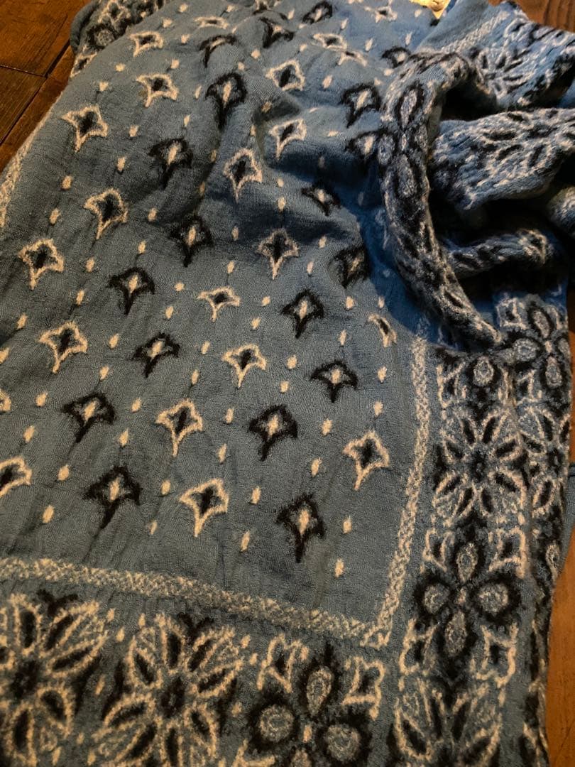 KAPITALウール 縮絨 バンダナ柄マフラー 大判ストール 水色