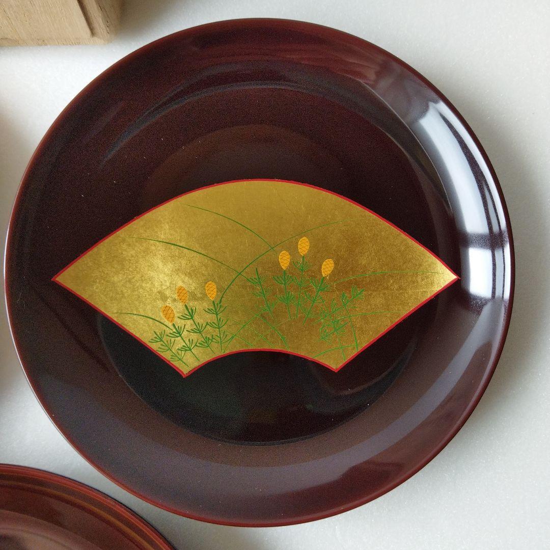【未使用】漆　溜色　漆塗り　菓子皿　銘々皿　金箔　花柄　柄違い　５客　茶器