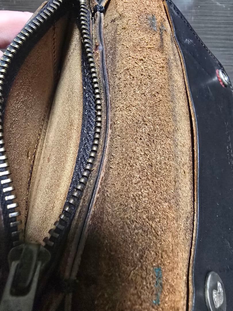 LARRY SMITH 黒 レザー 二つ折り財布