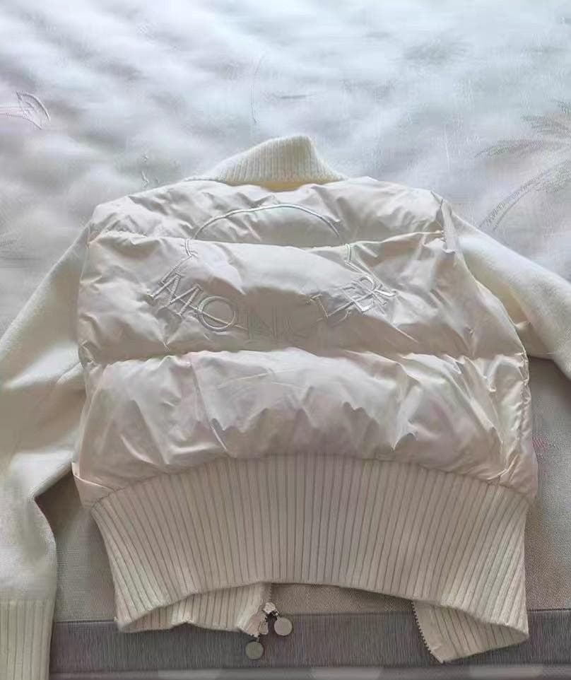 モンクレール ホワイト ダウンジャケット