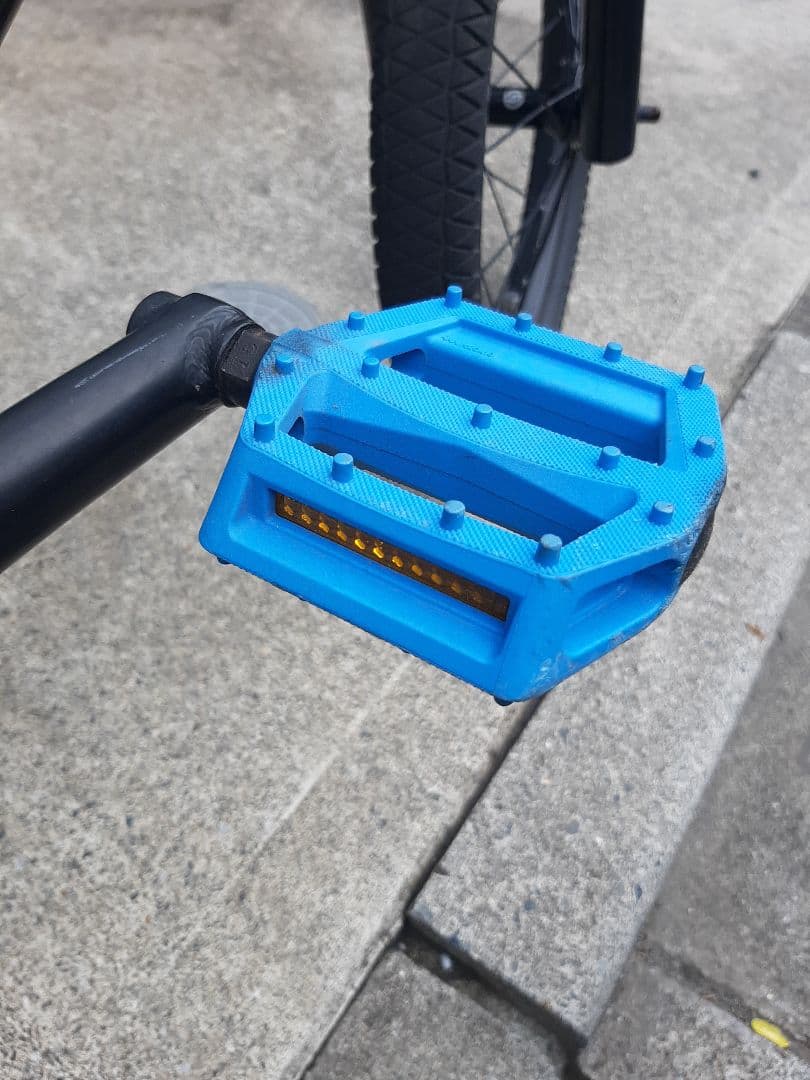 Mon BMX 自転車 青/黒　16インチ