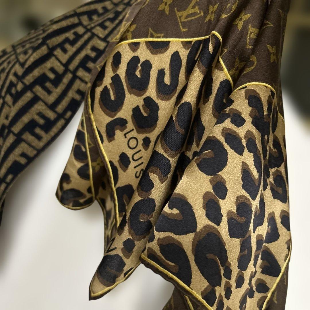 ❣️Xmasバーゲン、シルクスカーフ　モノグラム＆豹柄　美品‼️