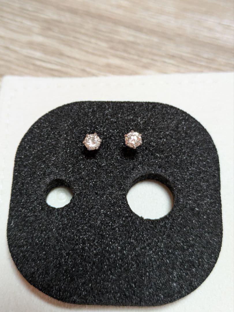 ダイヤモンドピアス