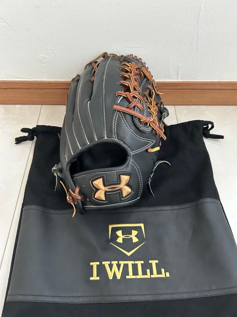 アンダーアーマー硬式外野用グローブ 柳田モデル廃盤品 週末値下げ