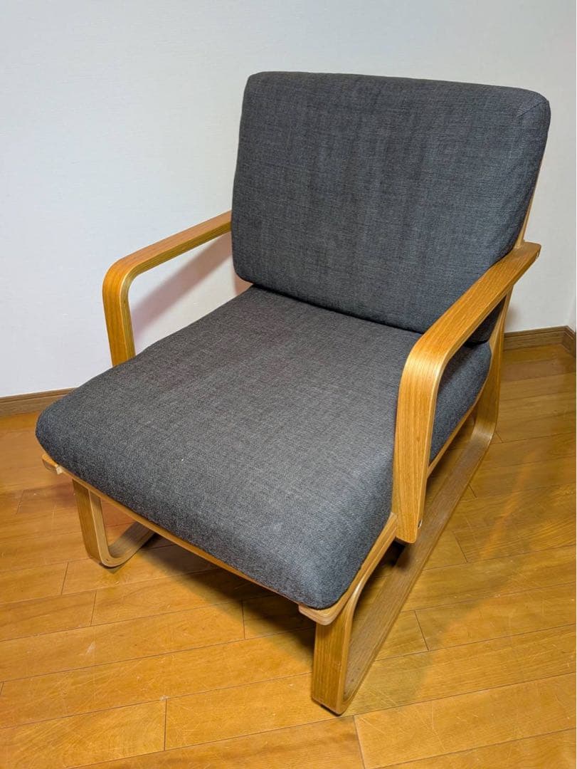 ■送料込■無印 リビングでもダイニングでもつかえるソファチェア アームイス紺色