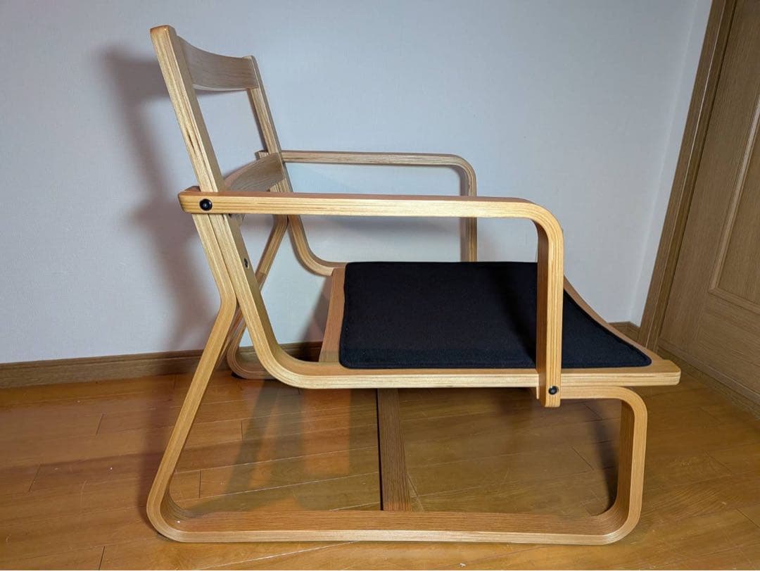 ■送料込■無印 リビングでもダイニングでもつかえるソファチェア アームイス紺色