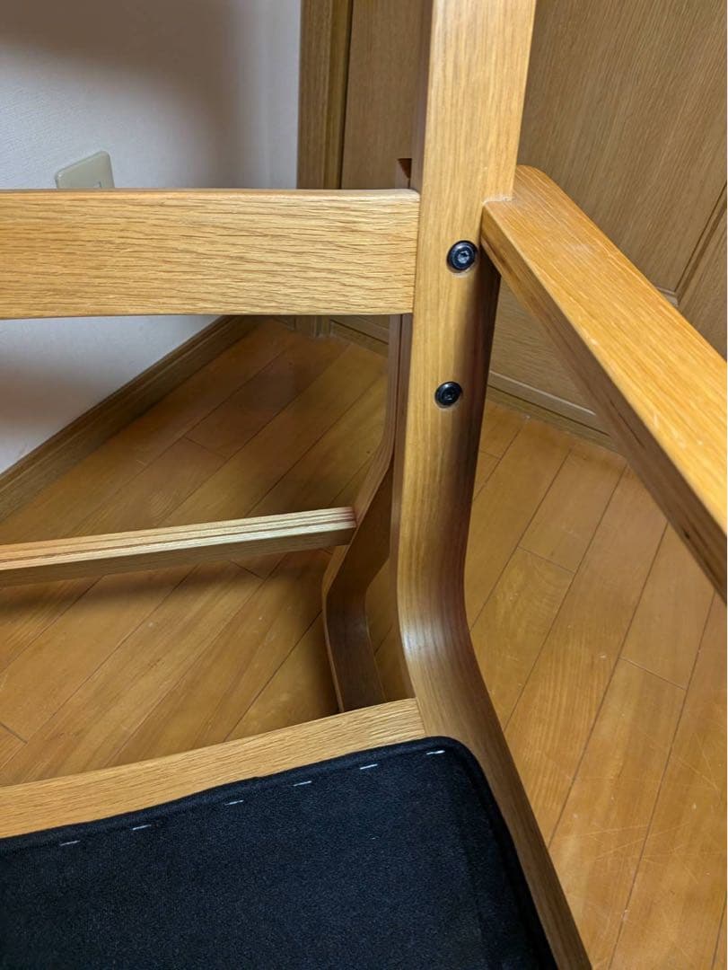 ■送料込■無印 リビングでもダイニングでもつかえるソファチェア アームイス紺色