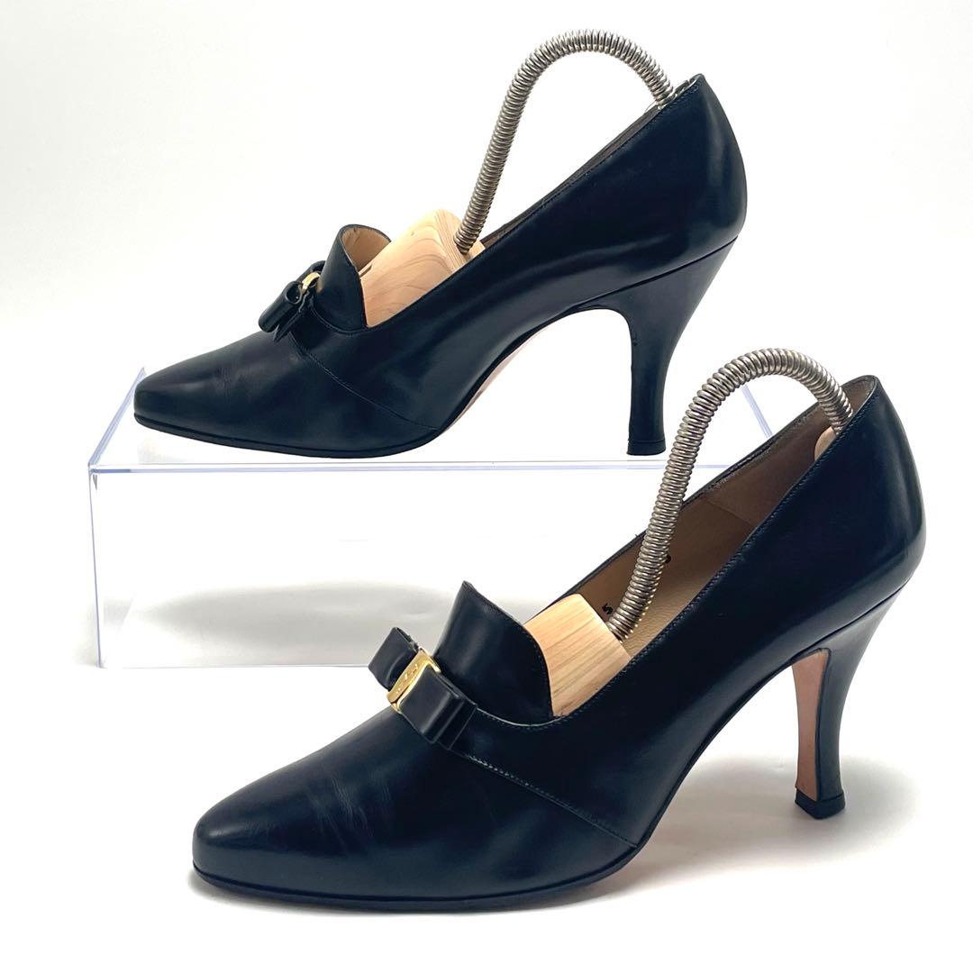 Ferragamo ヴァラリボン カーフレザー ポインテッドトゥ パンプス