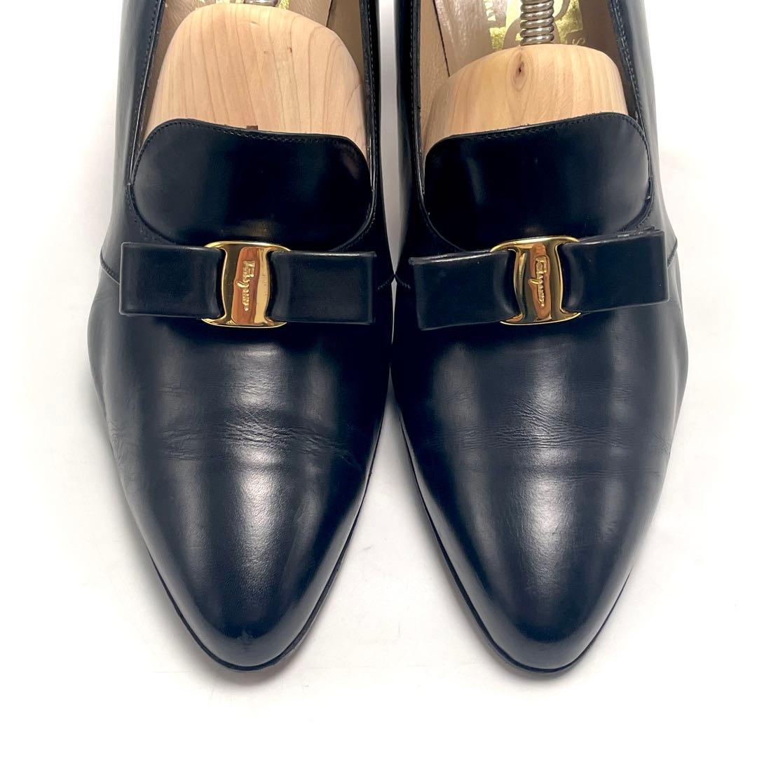 Ferragamo ヴァラリボン カーフレザー ポインテッドトゥ パンプス