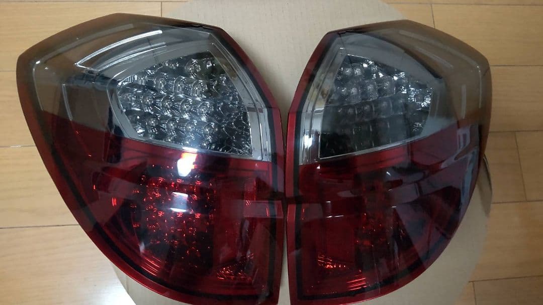 BP5レガシィワゴン.DKI .フルLEDレッドスモークテールランプ.ジャンク品