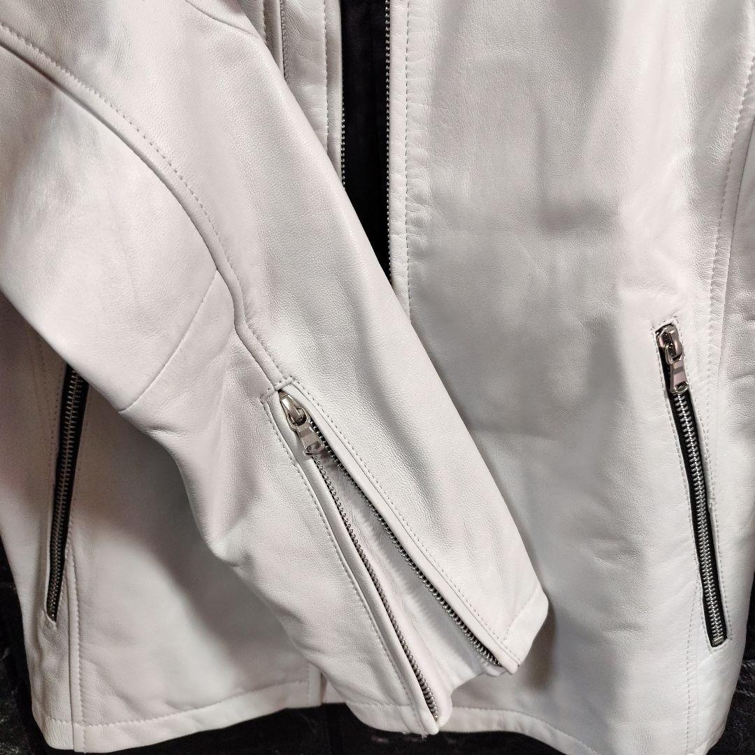 未使用に近い　トルネードマート　純白の ラムレザーシングルライダースジャケット