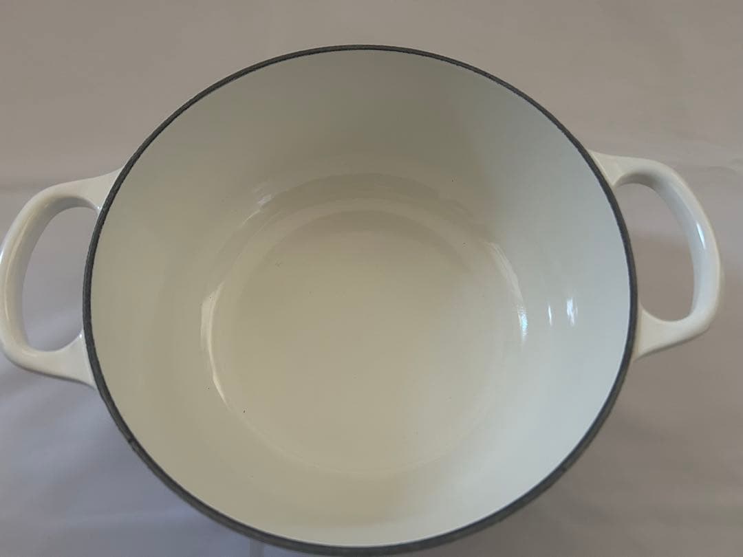 ルクルーゼ ココット ロンド ペタル 20cm 【未使用品】