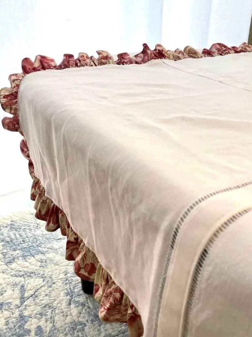 【美品】フランスアンティーク 手刺繍モノグラム テーブルクロス 赤のフリル付