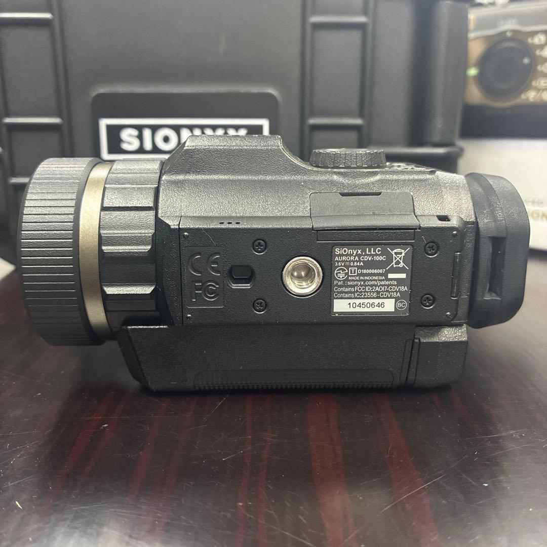 中古 SiOnyx AURORA PRO 監視用ナイトビジョン単眼鏡 個装箱破損