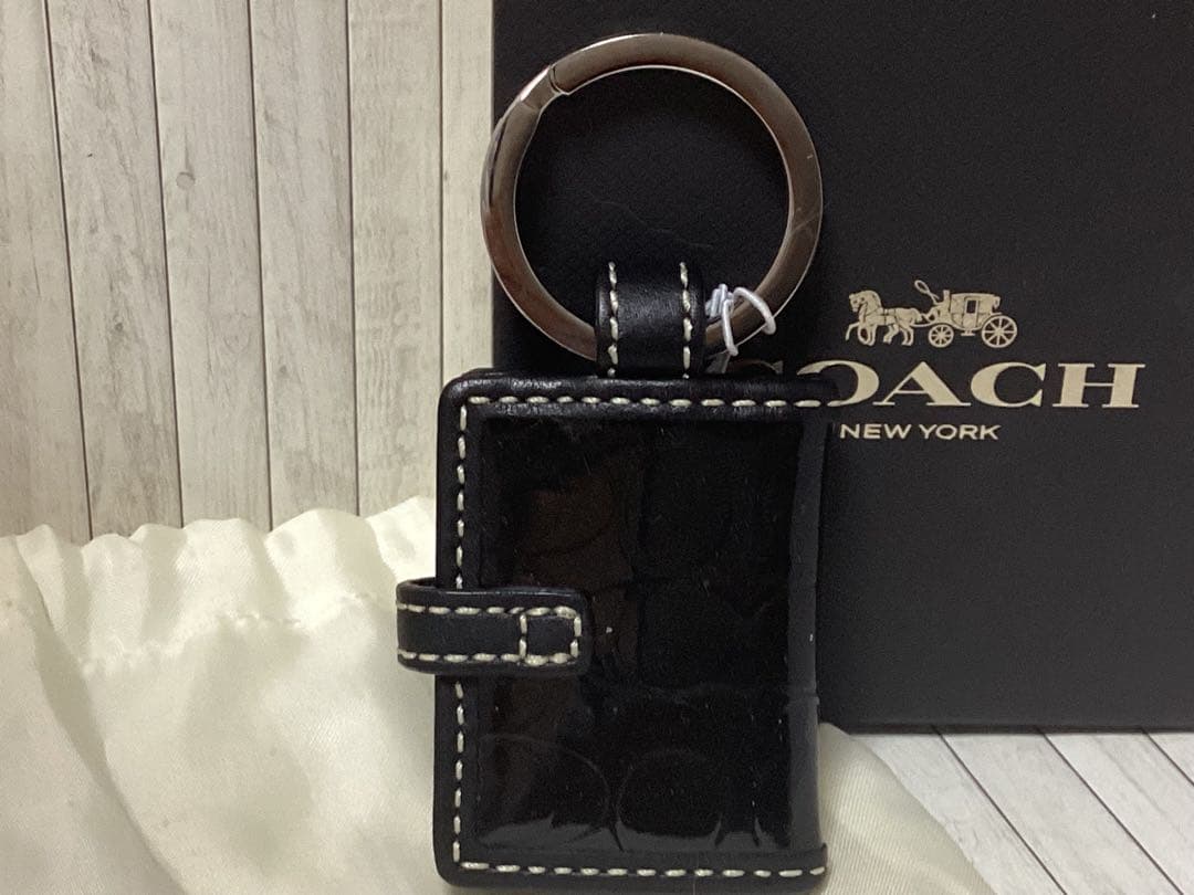 未使用保存袋タグ付きコーチCOACH エナメル仕上げ キーホルダー本物