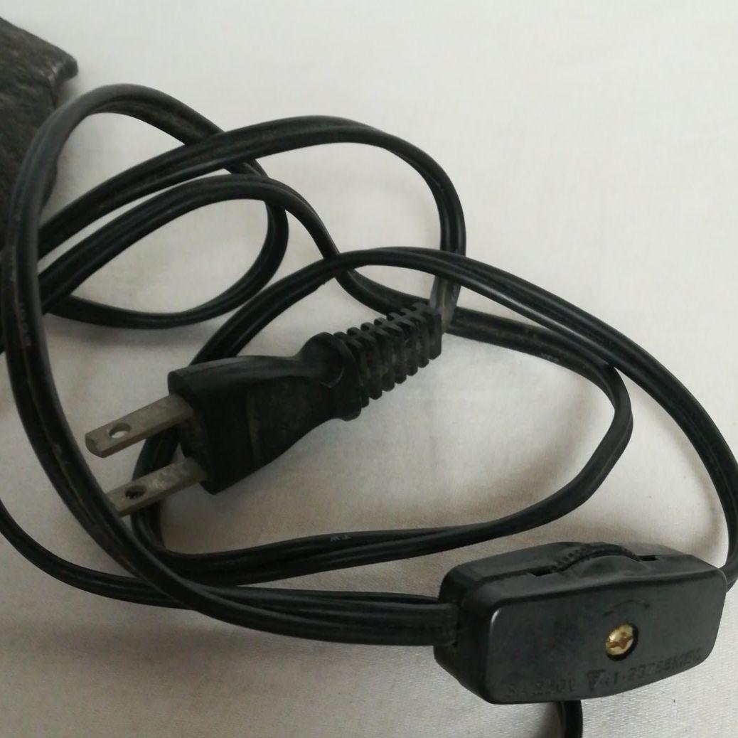 気泡たっぷり　すずらん　卓上ランプ　ガラスランプ