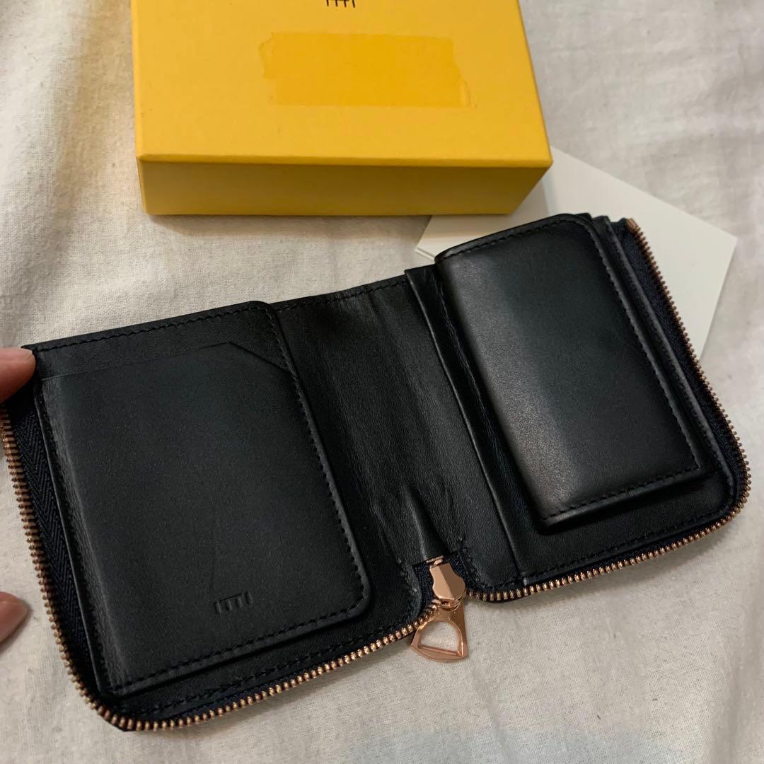 itti イッチ　財布　ブラック　レザー　ジップ　黒　革　極美品　ブラック