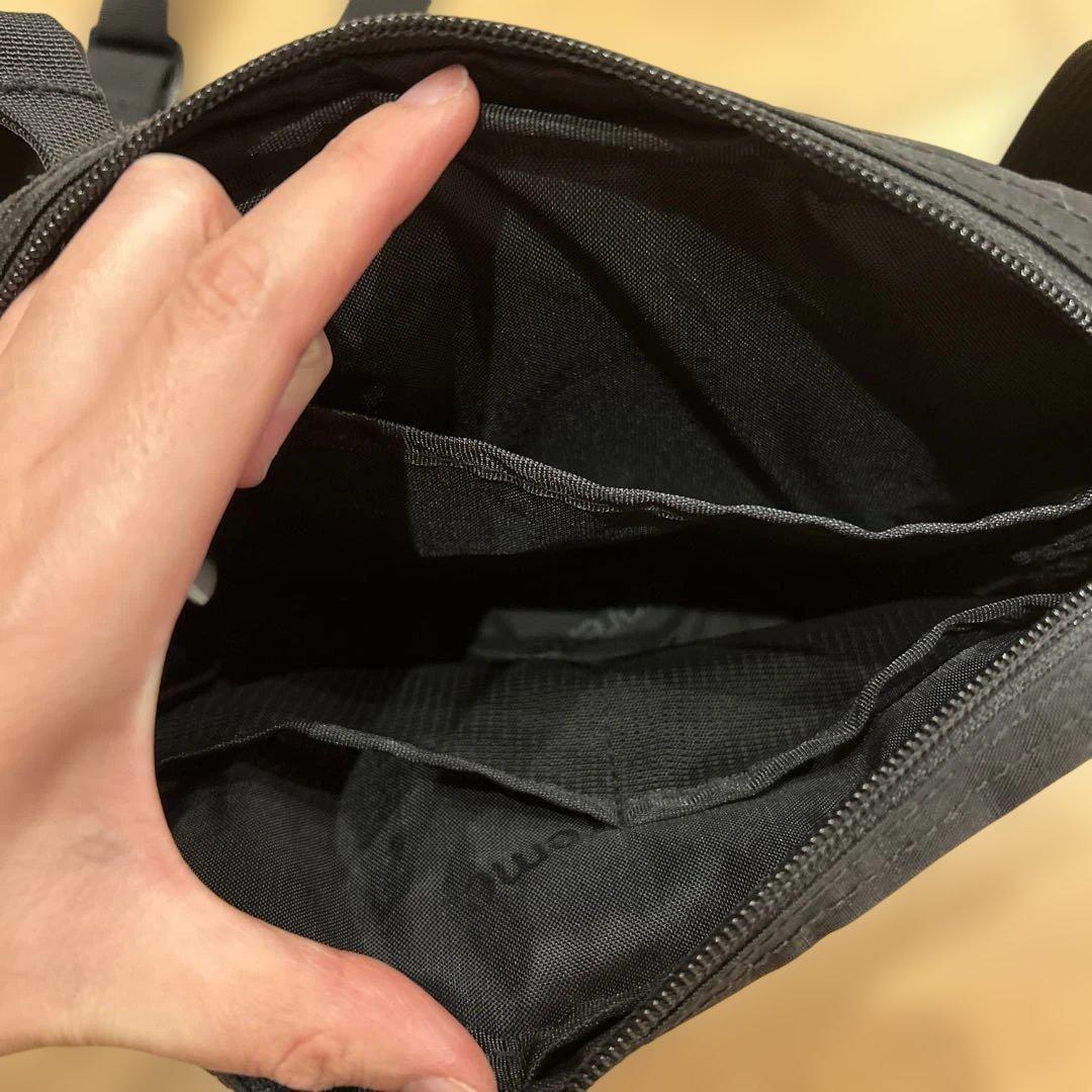 美品⭐︎2018AW Supremeシュプリーム　ショルダーバッグ　ポーチ黒