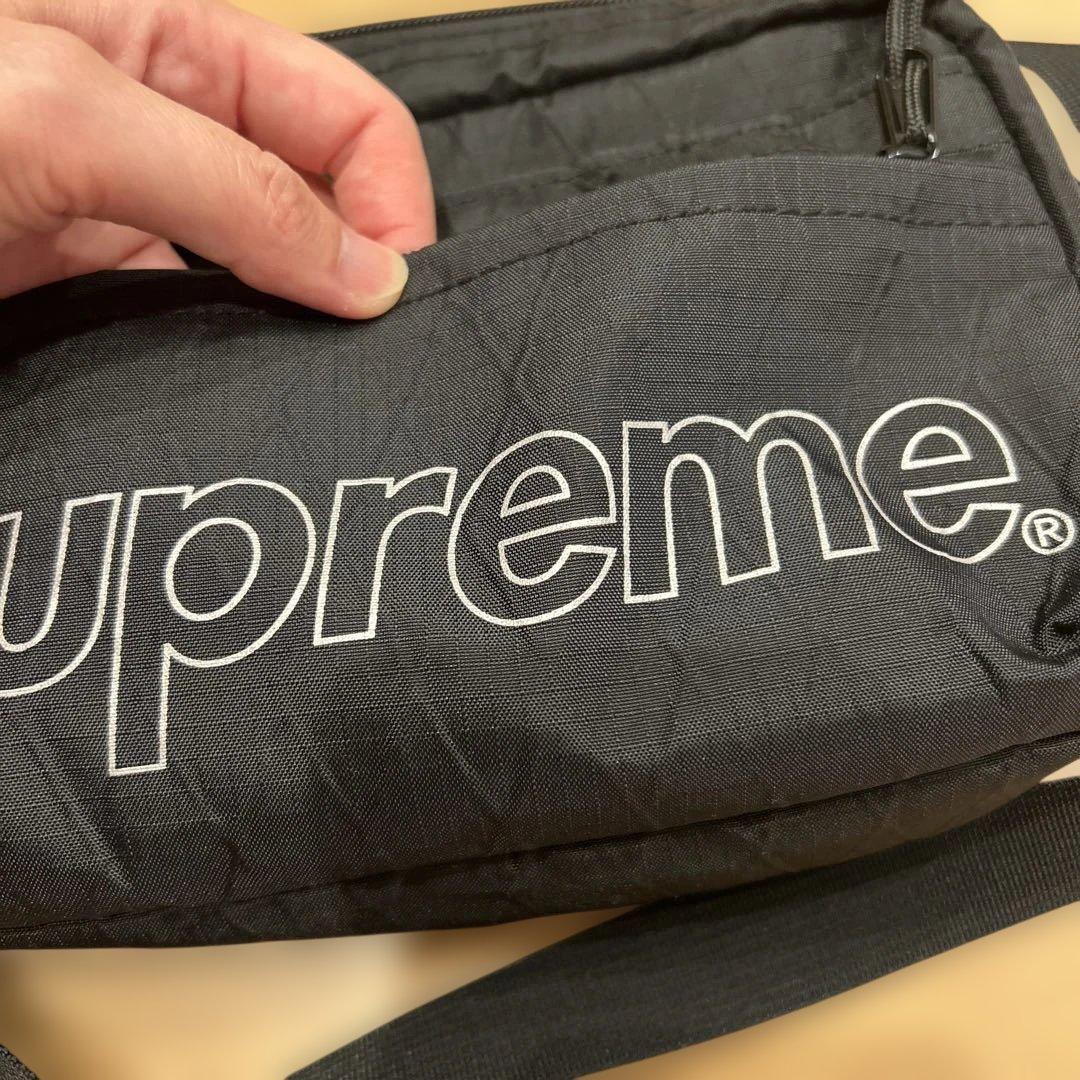 美品⭐︎2018AW Supremeシュプリーム　ショルダーバッグ　ポーチ黒