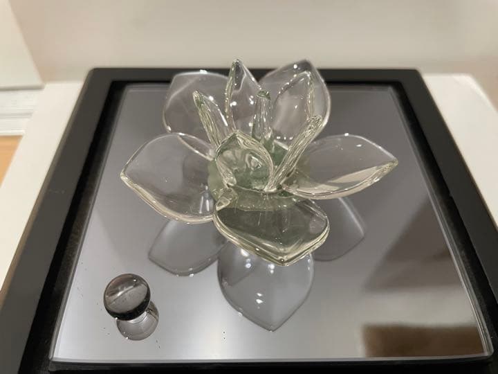 新品未使用☆蓮の水晶  置物