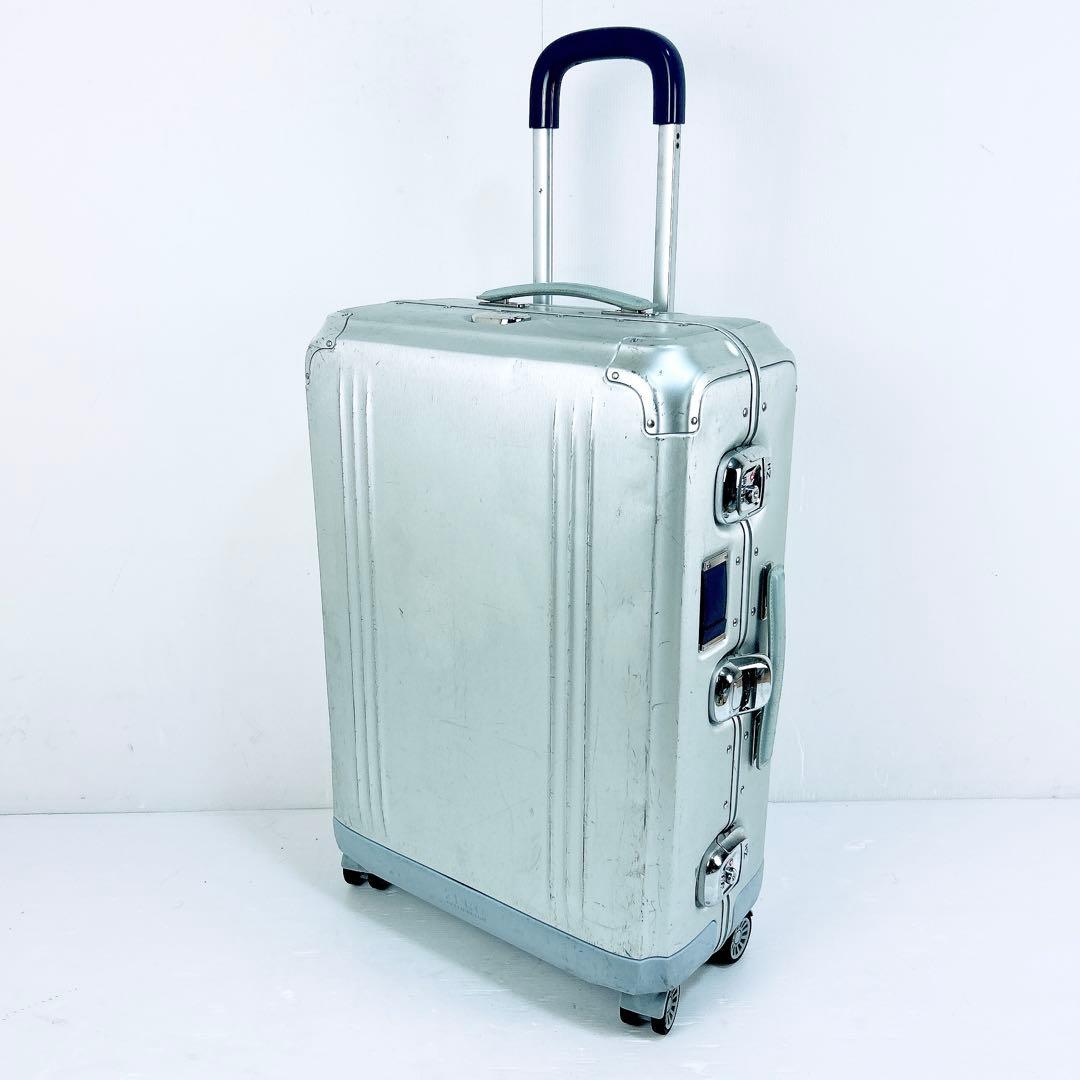 ゼロハリバートン キャリーケース Pursuit アルミ　４輪　スーツ