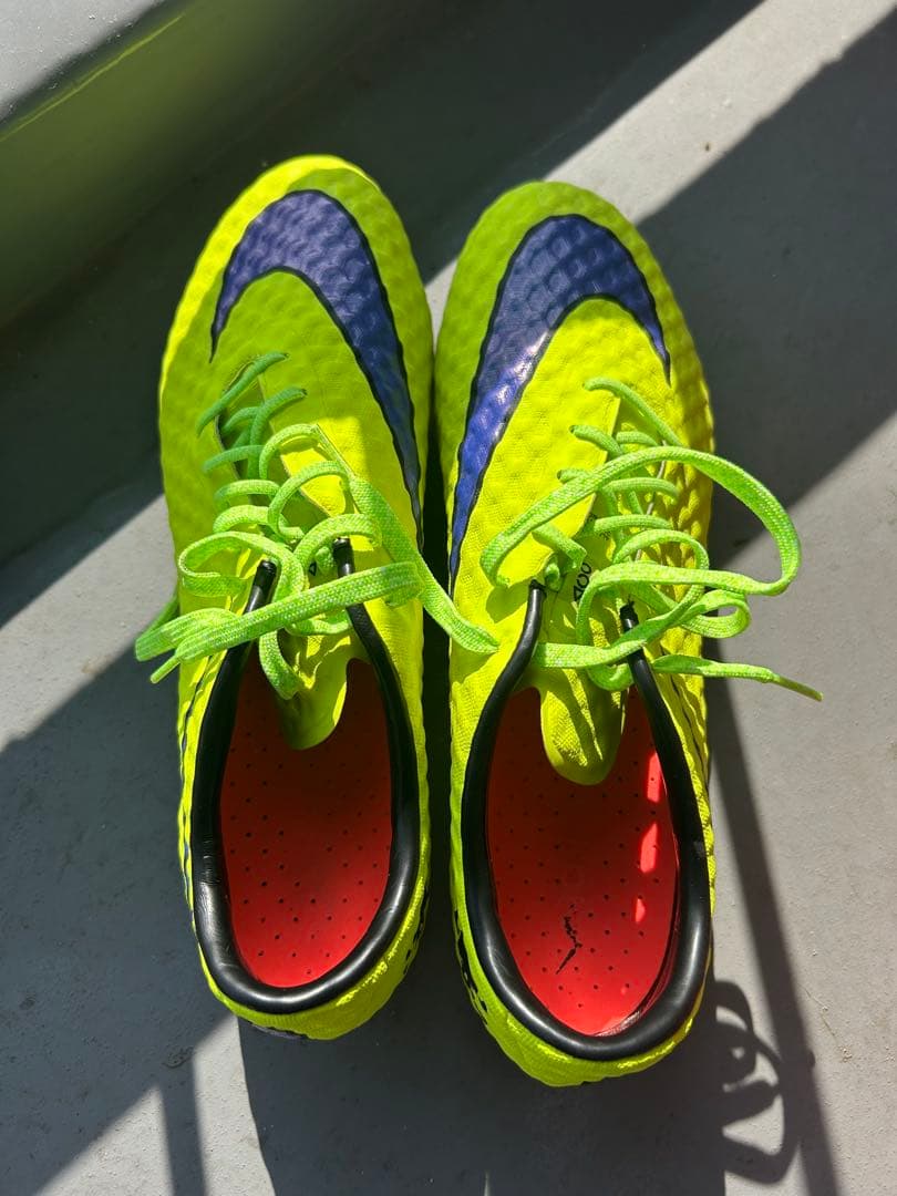 Nike ハイパーヴェノム 蛍光イエロー