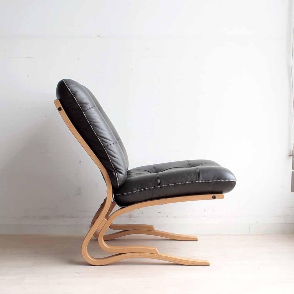 カリモク 曲木フレームのシングルソファ 本革 アームレスチェア ZR24201