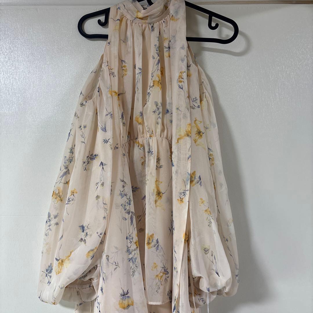 【新品】【新作】FRAY I.D フラワープリントオフショルティアードワンピース