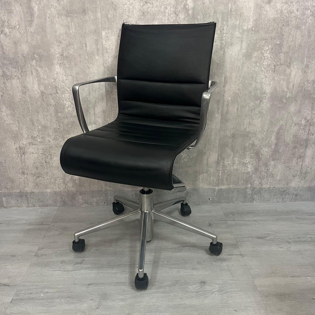 カッシーナイクスシー アリアス ローリングフレーム本革オフィスチェア