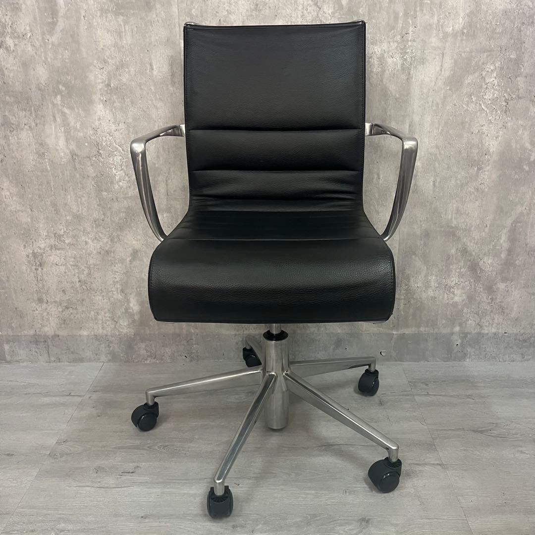 カッシーナイクスシー アリアス ローリングフレーム本革オフィスチェア