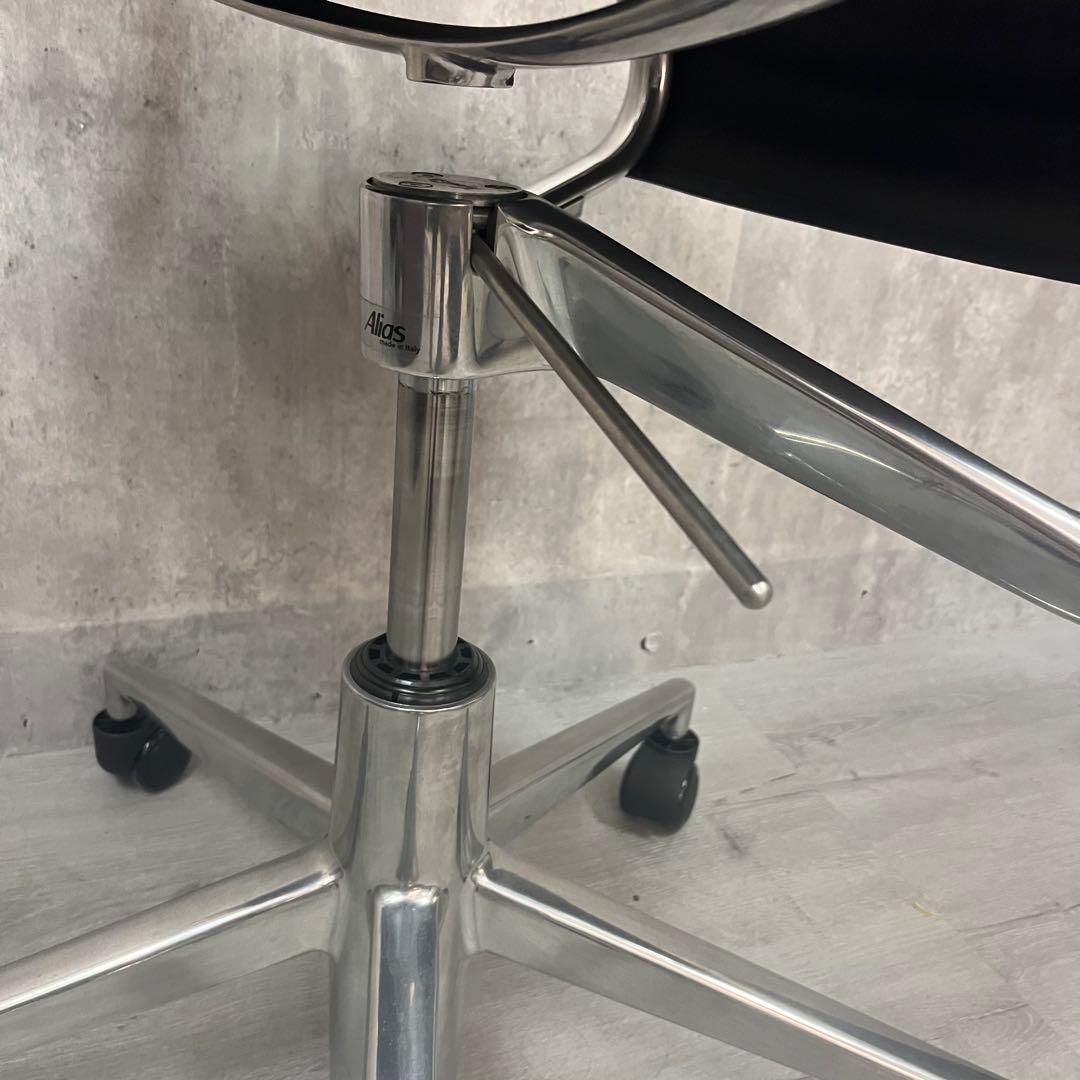 カッシーナイクスシー アリアス ローリングフレーム本革オフィスチェア