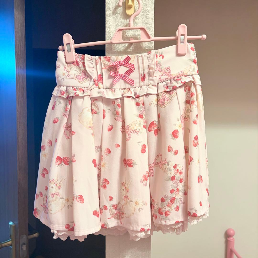 LIZLISA❤︎ストロベリーラビットスカパン