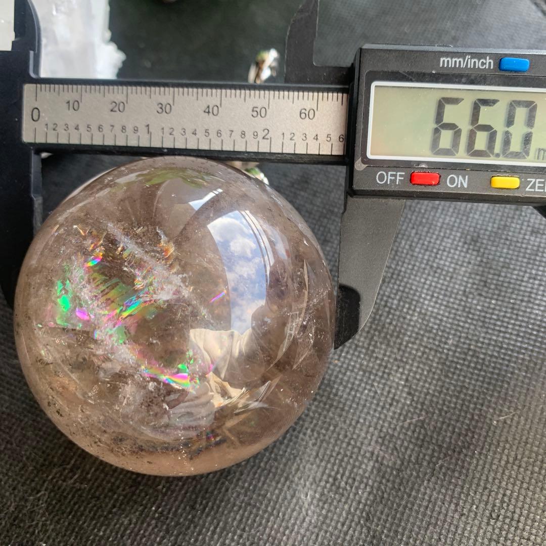 虹一杯‼︎スモーキークォーツスフィア大玉約66mm ゼウスストーン　天然石置物