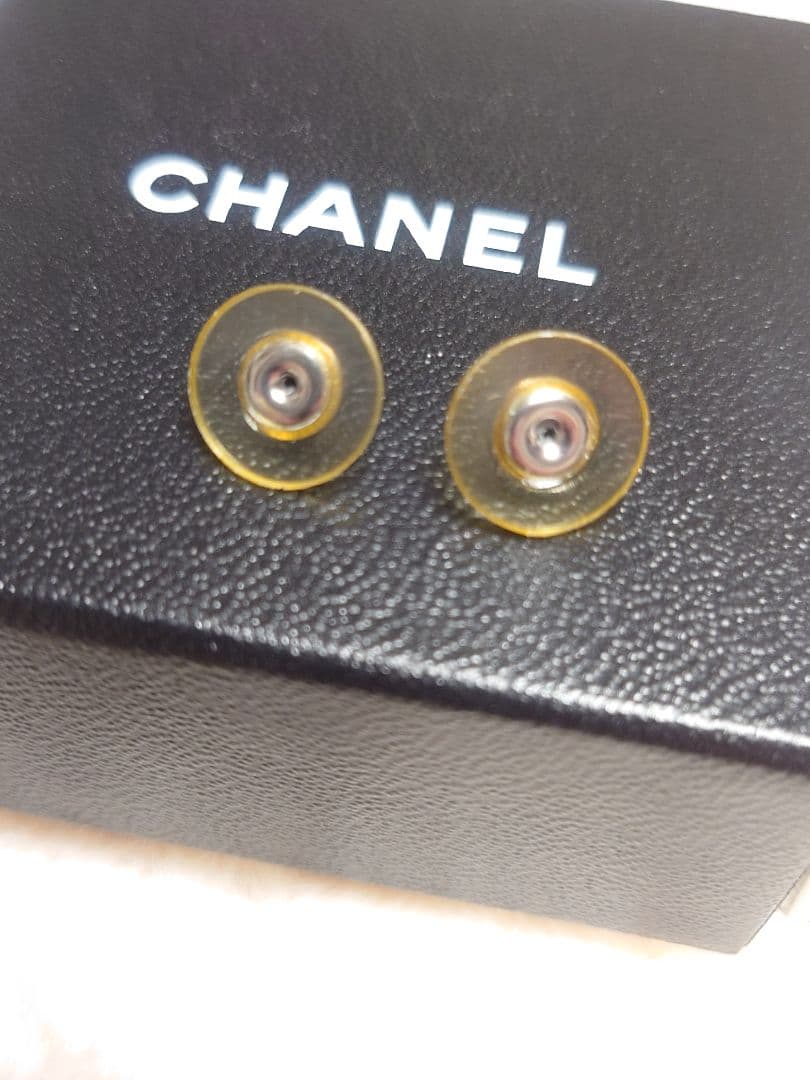 シャネルCHANEL ゴールド ロゴ フープ ピアス