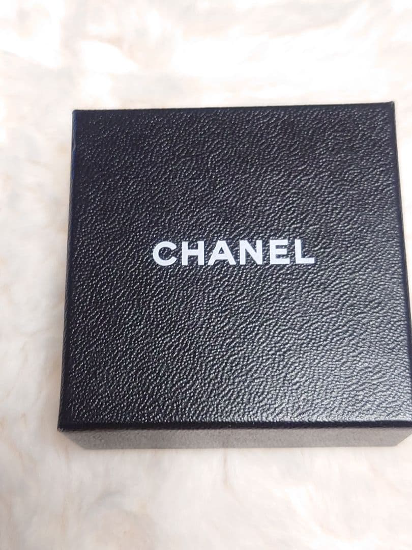 シャネルCHANEL ゴールド ロゴ フープ ピアス