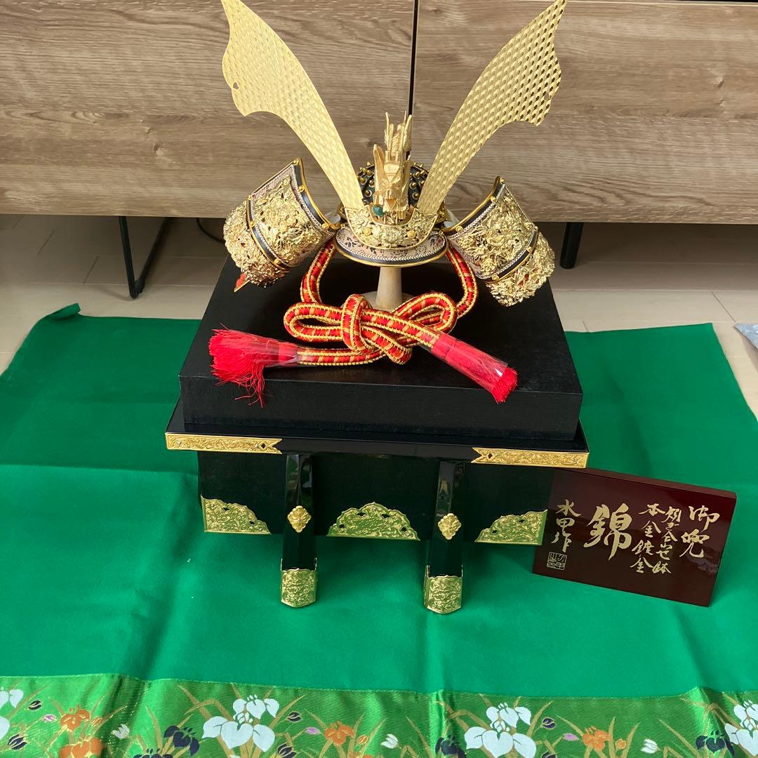 五月人形　兜　台座付き
