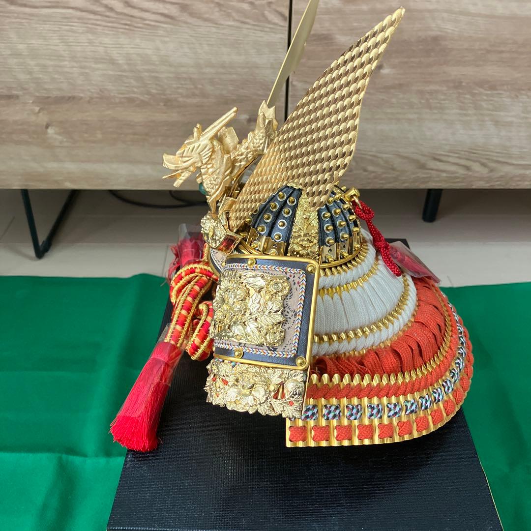 五月人形　兜　台座付き