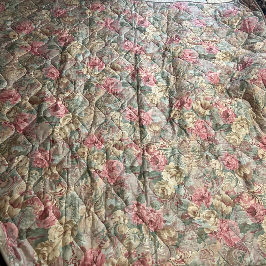 【良品、値下げ】丸八真綿　高級カーペット　200✖️200（送料込み）