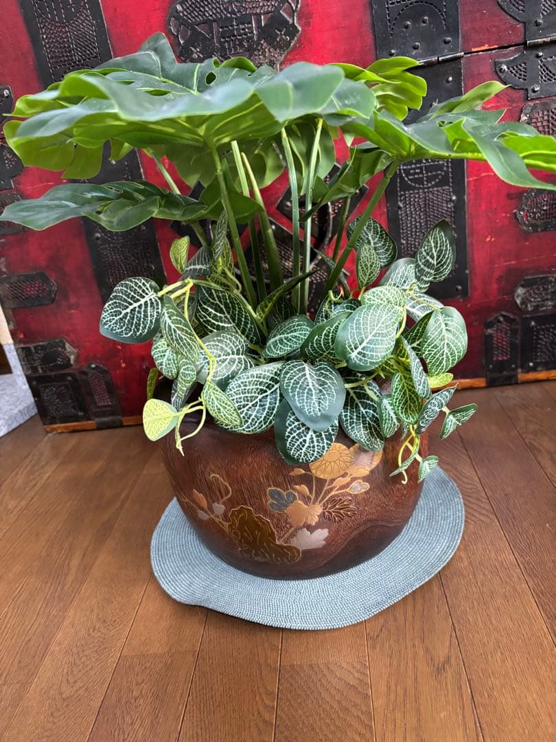 獅子耳地紋桐くりぬき蒔絵火鉢 五徳付き