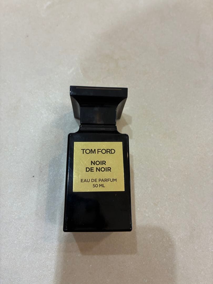 新品同様！早い者勝ち！定価4万TOM FORD NOIR DE NOIR