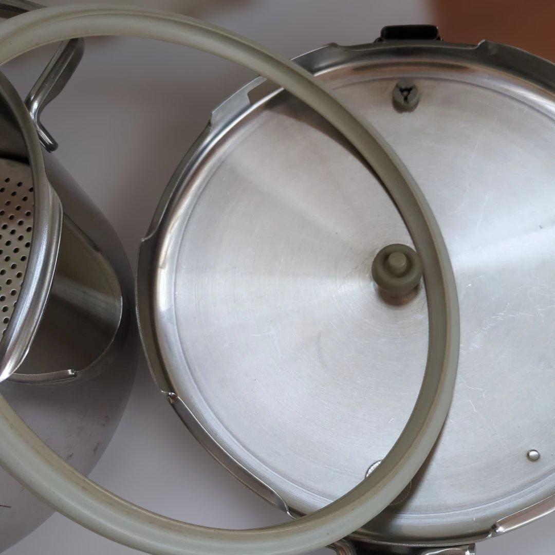 Tupperware Perfect Kitchen 圧力鍋 中型5Ｌ②取説本付