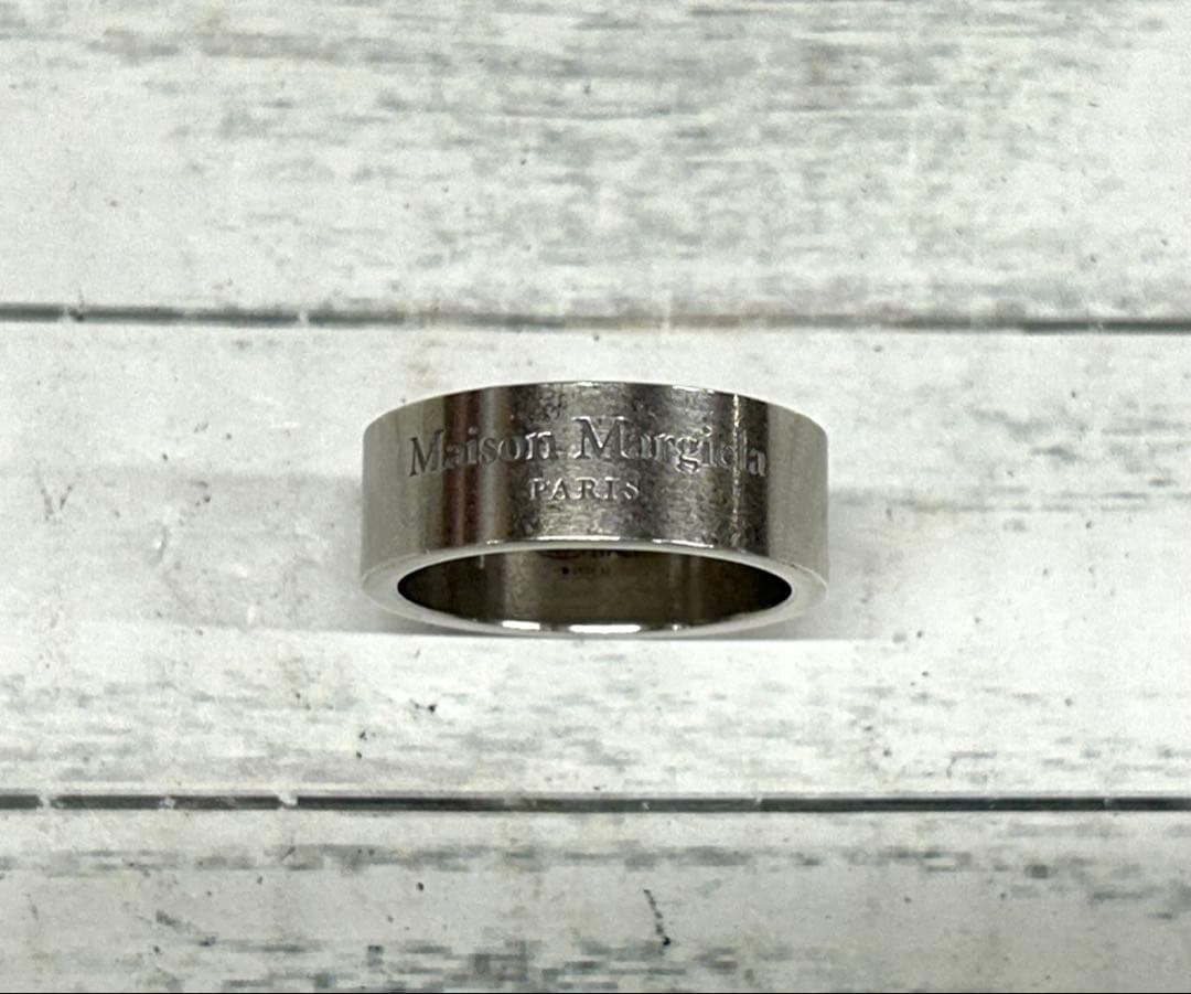 メゾンマルジェラ SM1UQ0082 メタルカラーロゴリング 21号　6952