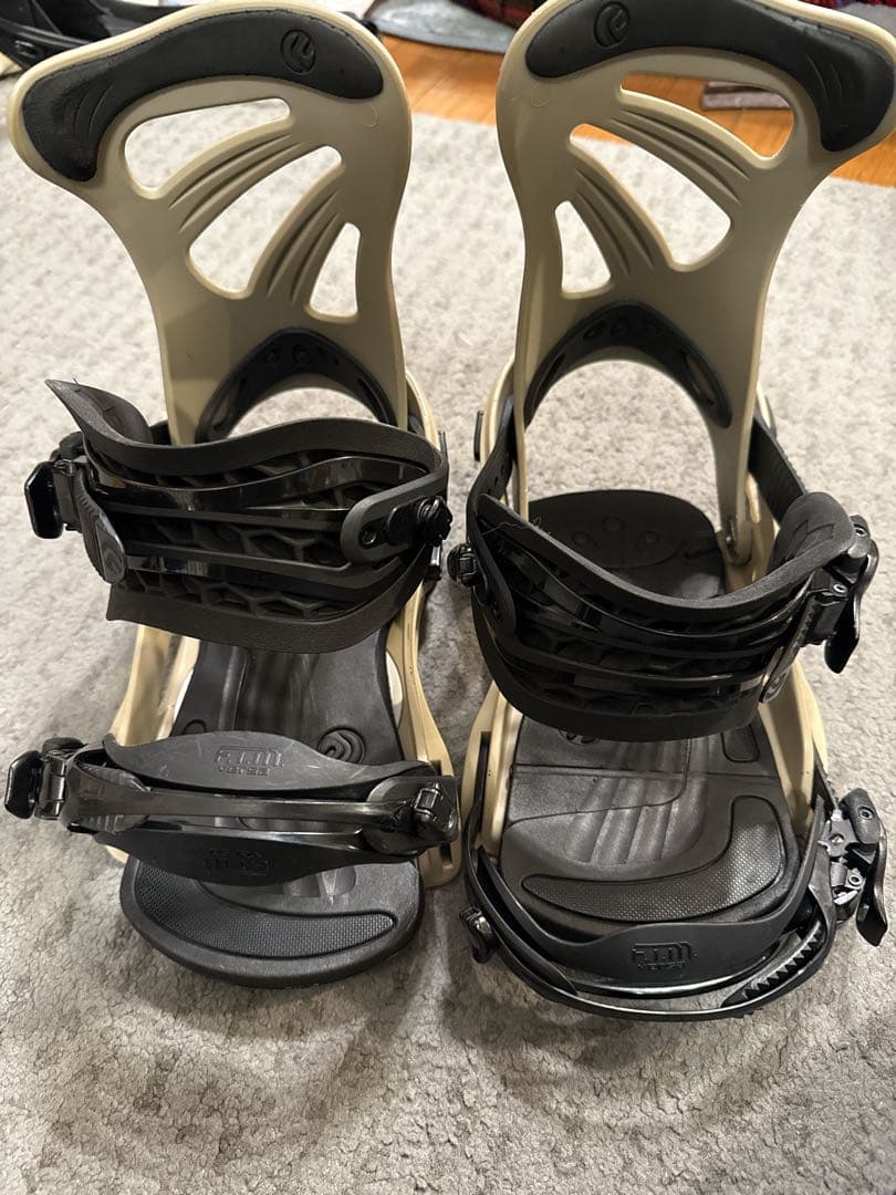 FLUX スノーボードビンディング DS Mサイズ