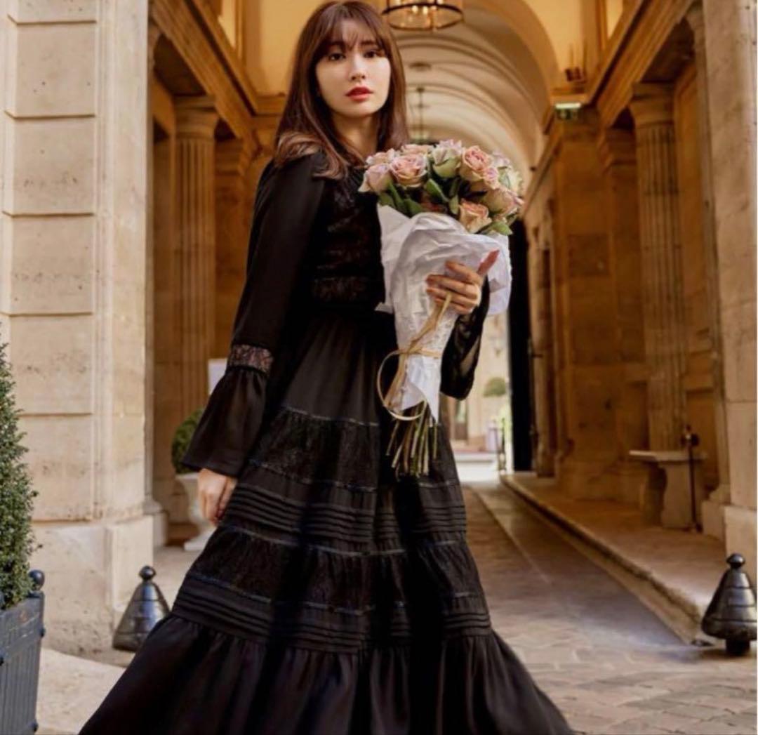 美品✨Herlipto Social Lace Trimmed Dress M